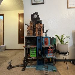 Mattel Batman Vs Superman Ultimate Batcave Playset