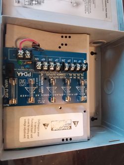 Cctv power supply for 4 cameras only