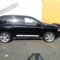 2007 Jeep Compass Limited Gray Manual Shift