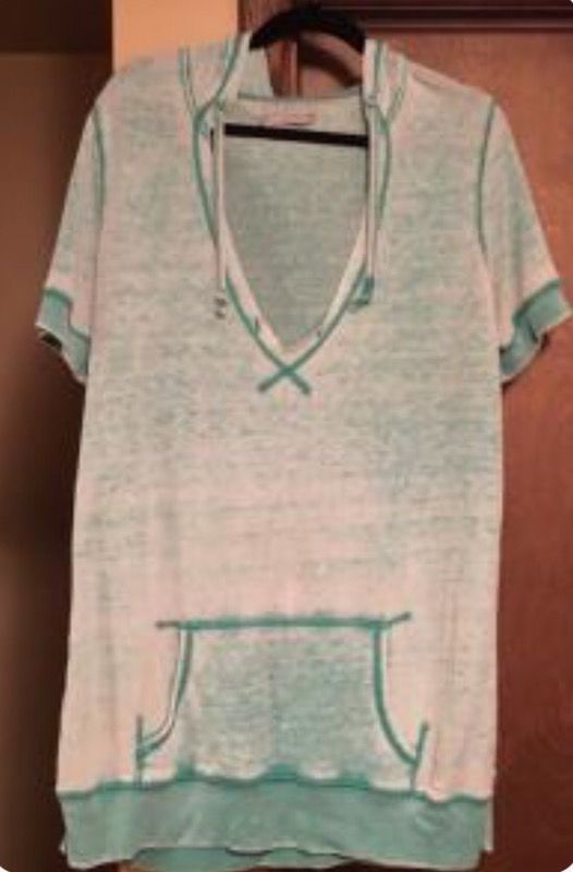 Maurice's' 2x long washed out/faded look super comfy short sleeve hoodie. VERY comfy!!