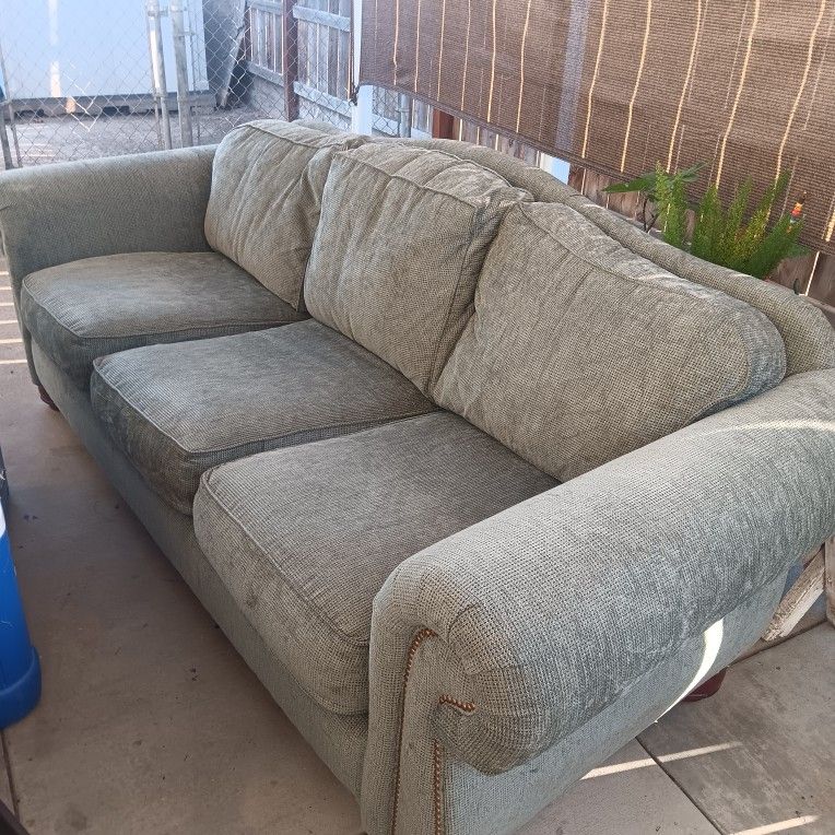 Sofa Look At Discription