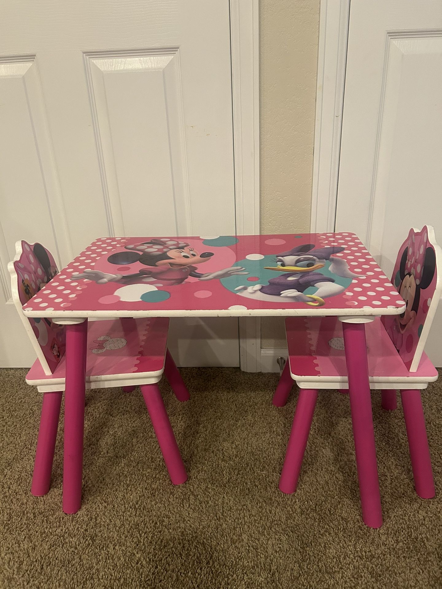 Minnie Mouse Table
