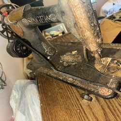 Vintage Sewing Machine Singer 