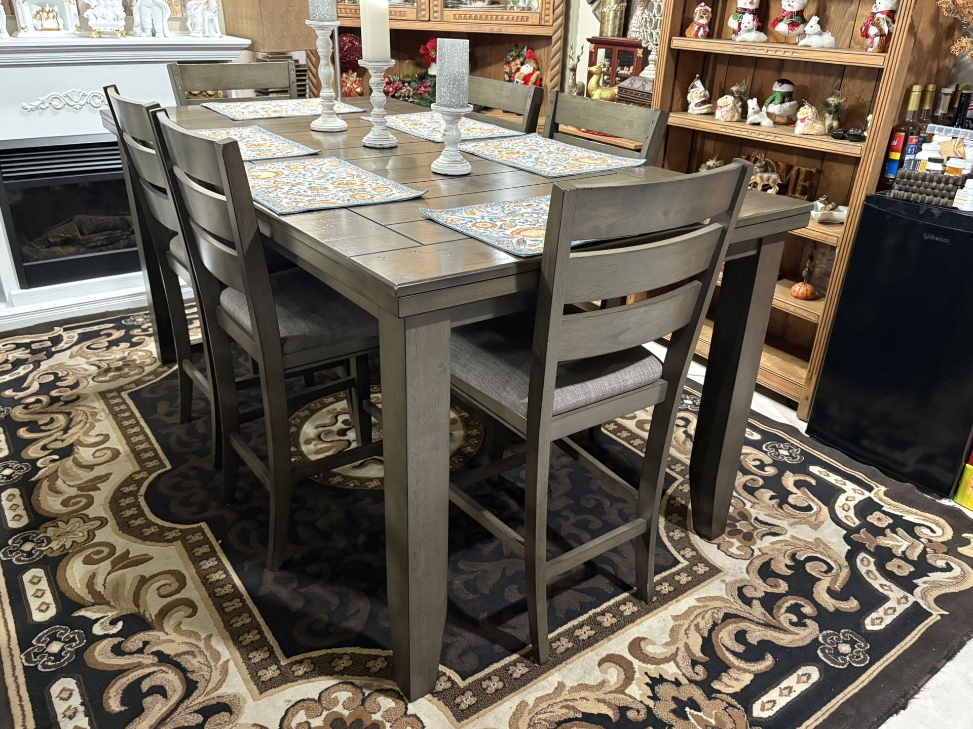 Counter Height Table And 6 Chairs 
