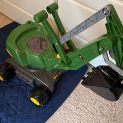 John Deere Tractor. Toddler Ride On Size 