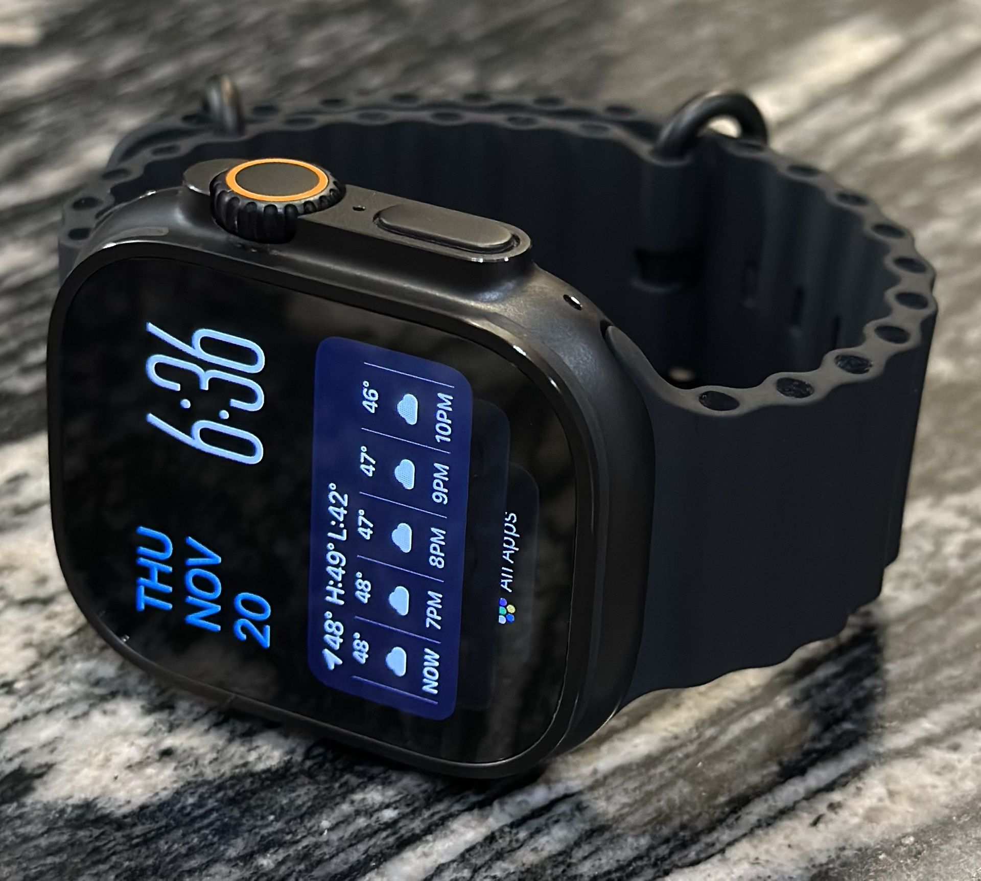 LIKE NEW🍏 Apple Watch Ultra 2 (Black Titanium) UNLOCKED