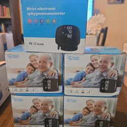 Wrist electronic sphygmomanometer