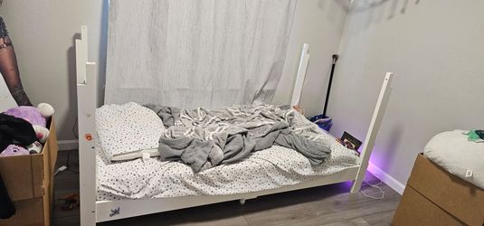 Twin bed