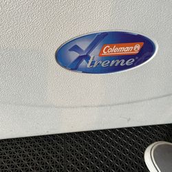 Coleman Extreme Huge Cooler White