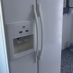 Inglis 25.3 Cu. Ft. Side-by-Side Refrigerator with Thru-the-Door Ice and Water (White-on-White) 