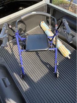 Drive Medical Aluminum Rollator Walker