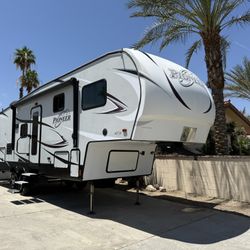 2017 Heartland Pioneer 5th Wheel
