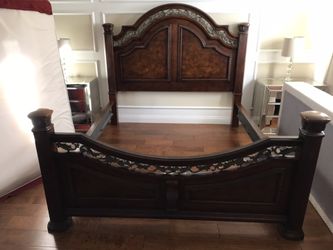 Cal King Bedframe