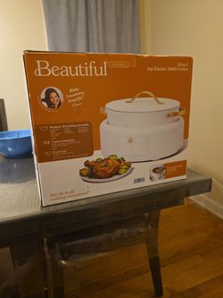 New Never Hused Beautuful Multi Cooker
