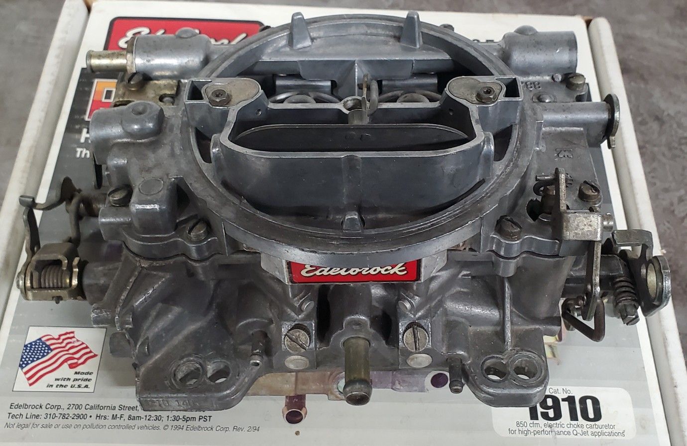 Edelbrock 600 CFM carburetor