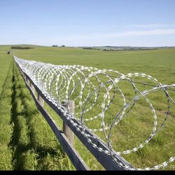 New in box Galvanized Barbed Wire Roll - 50 Ft Garden Fence Heavy Duty Security