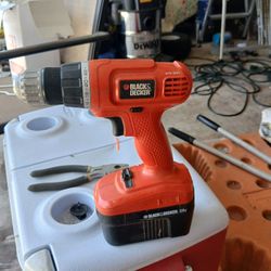 Black And Decker 24V Cordless Drill W/battery