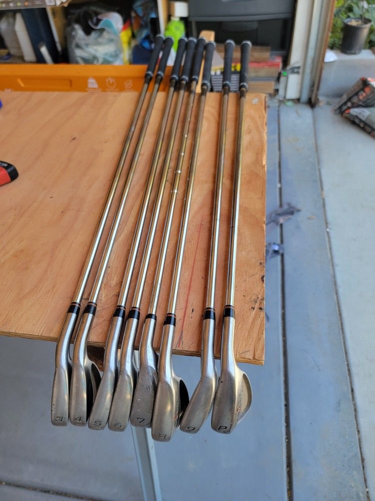 Taylormade Burner Super Steel Irons 3,4,5,6,8,9,pw and Lynx 7 iron and Razor Approach Wedge