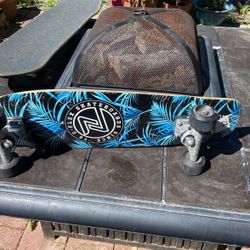 Skate Board  27 .5 Inches Long 7 Inches Wide Middle 