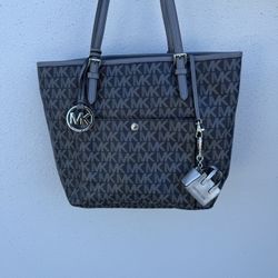 Micheal Kors Logo Shoulder Bag