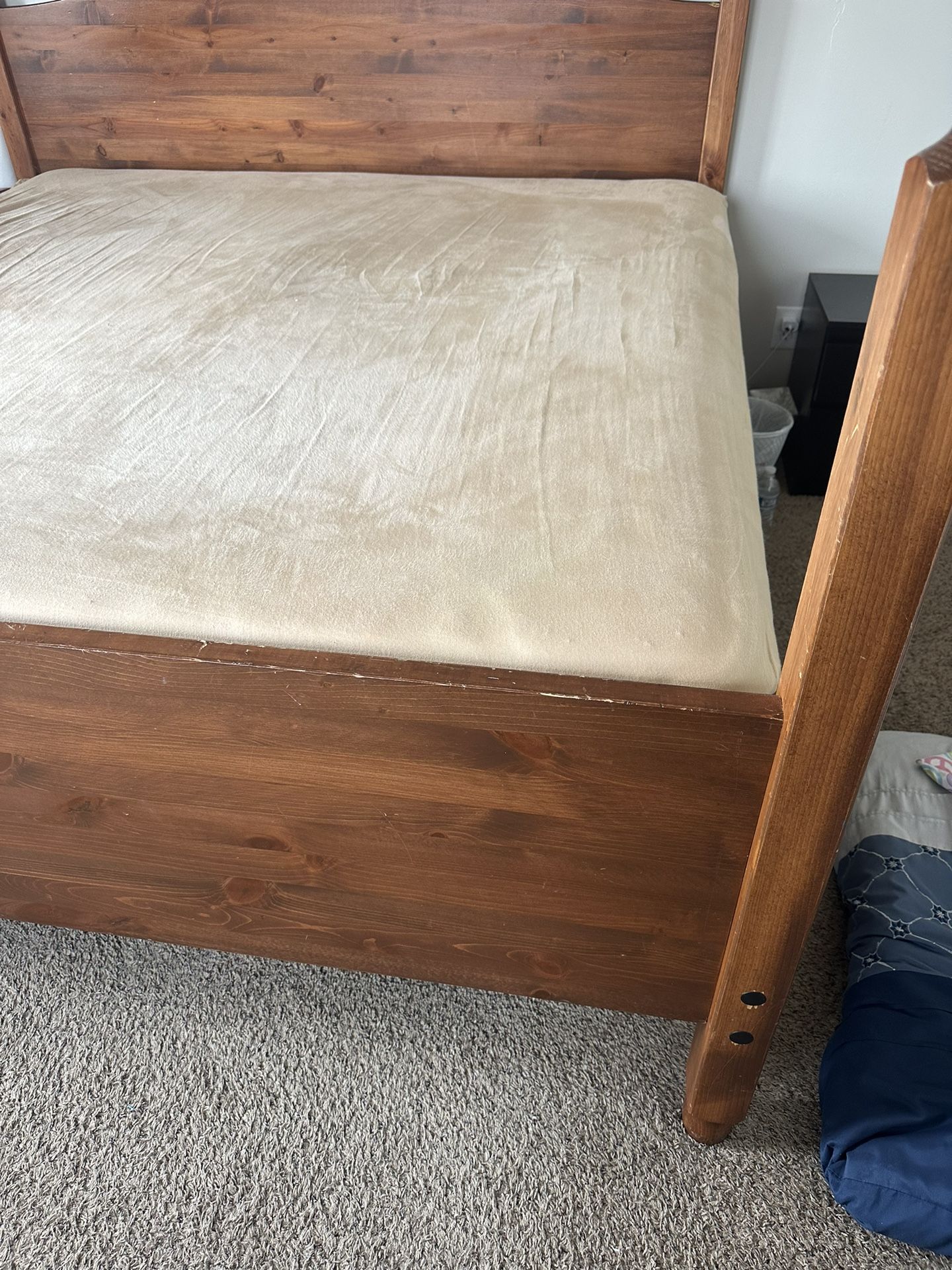 King Bed Fram And Mattress 