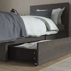 TWIN BED WITH STORAGE GABINETS