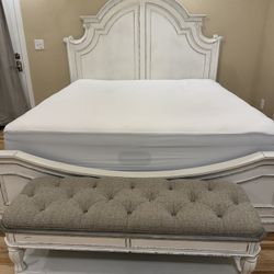 White Farmhouse Bed Frame, Mattress & Bench, King size