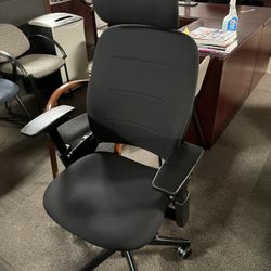 Steelcase V2 Leap Office Chair