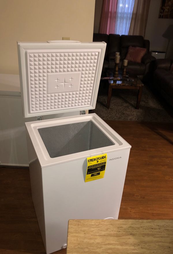 A brand new insignia chest freezer manual defrost brand new for Sale
