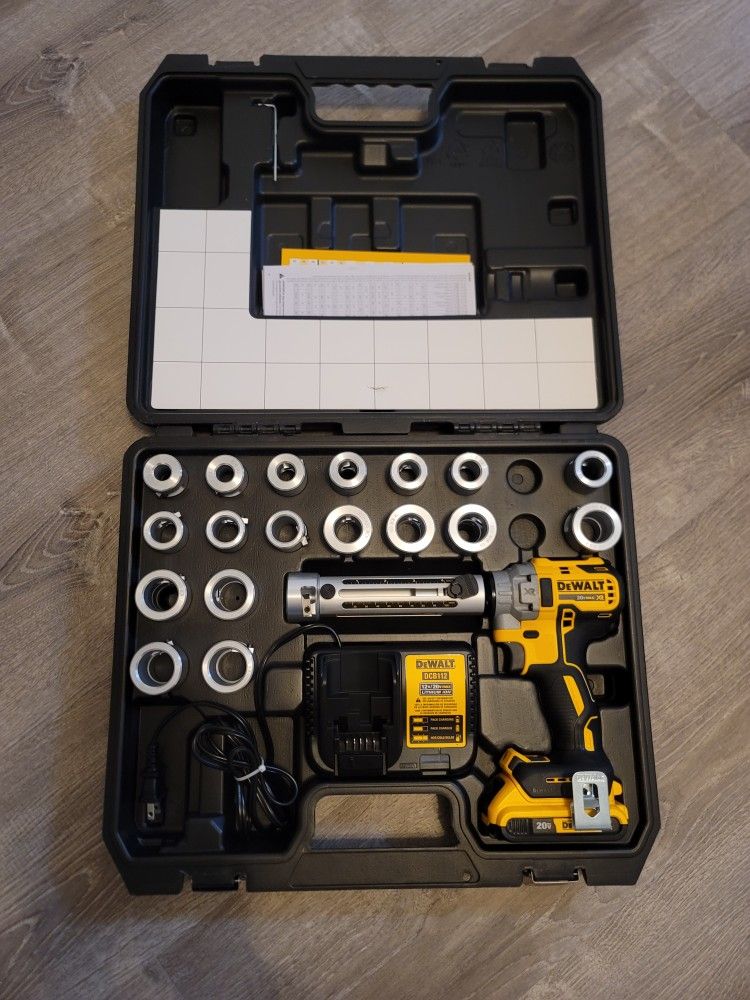 Dewalt Cable Stripper, Damnear NEW