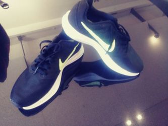 Womens NIKE Downshifter 7. Running shoes.
