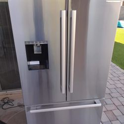 BOSCH REFRIGERATOR 36” 