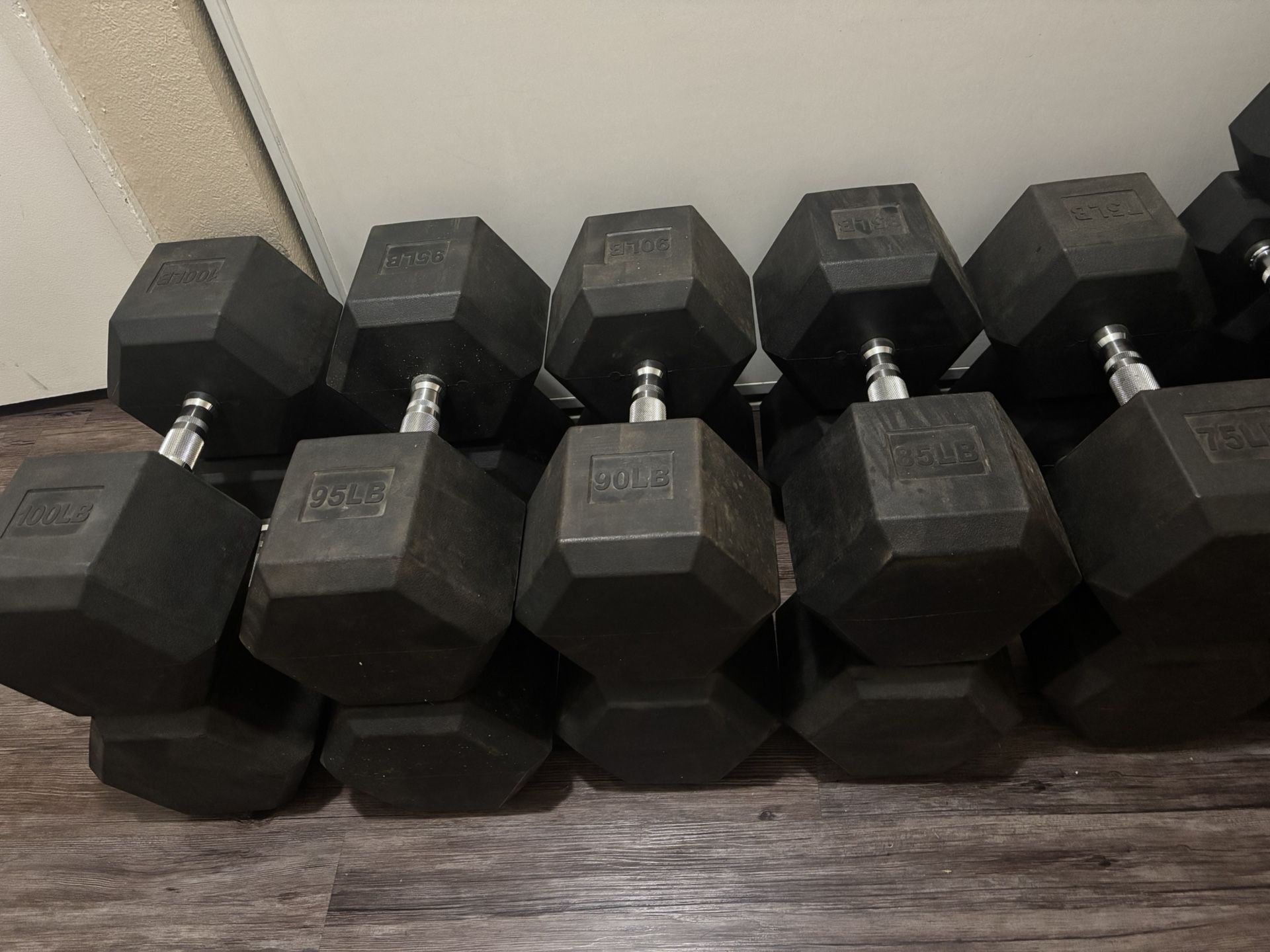 Dumbbell Weights PRICES LISTED AT THE BOTTOM UNDER DESCRIPTION 👇👇👇👇