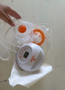 Breast pump