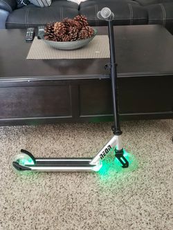 Neon Color Light Up Scooter