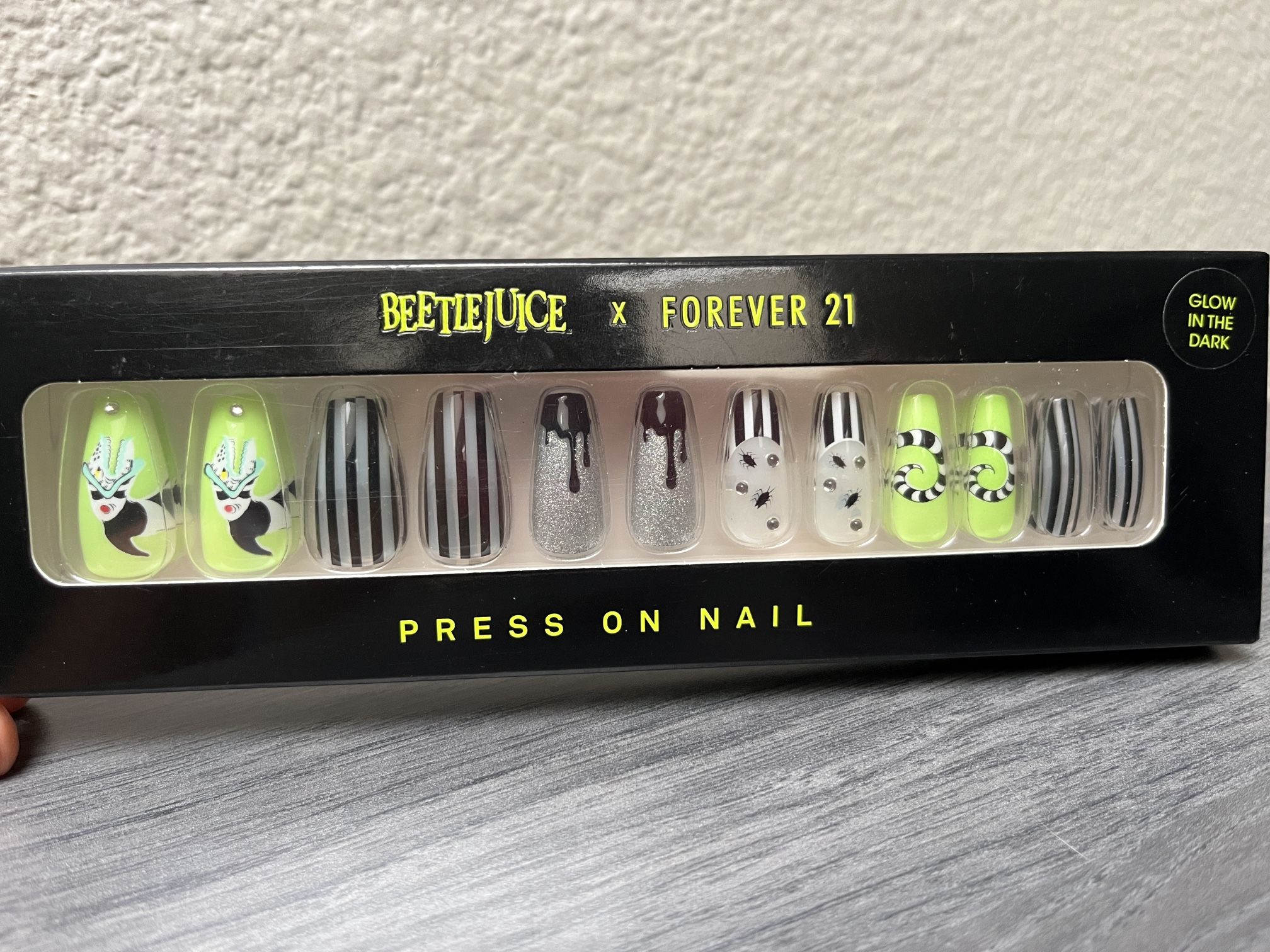 New Beetlejuice x Forever 21 Press-on Nails