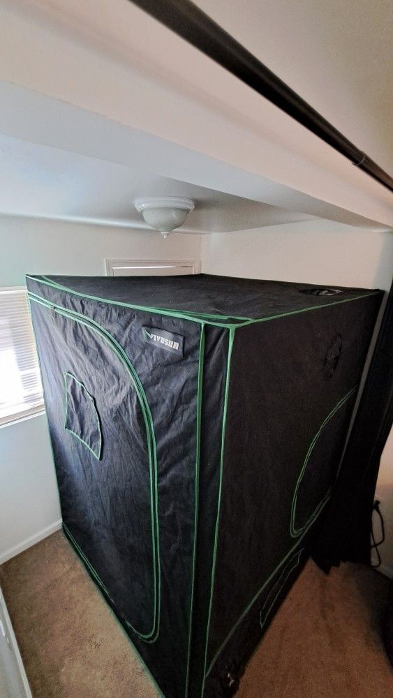 Grow Tent - 5'x5' - Vivosun