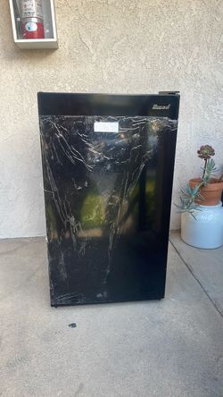 Mini fridge