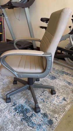 Silla de Oficina Staples Tervina / Beige Desk Chair