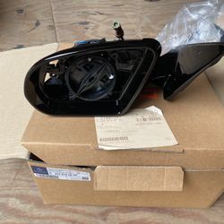 Mercedes S550 driver’s side mirror housing W222