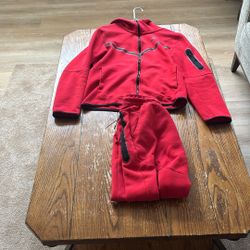 nike tech