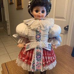 Vintage Vinyl Blinking Blue Eyed Dark Haired European Doll Gorgeous Outfit 18"