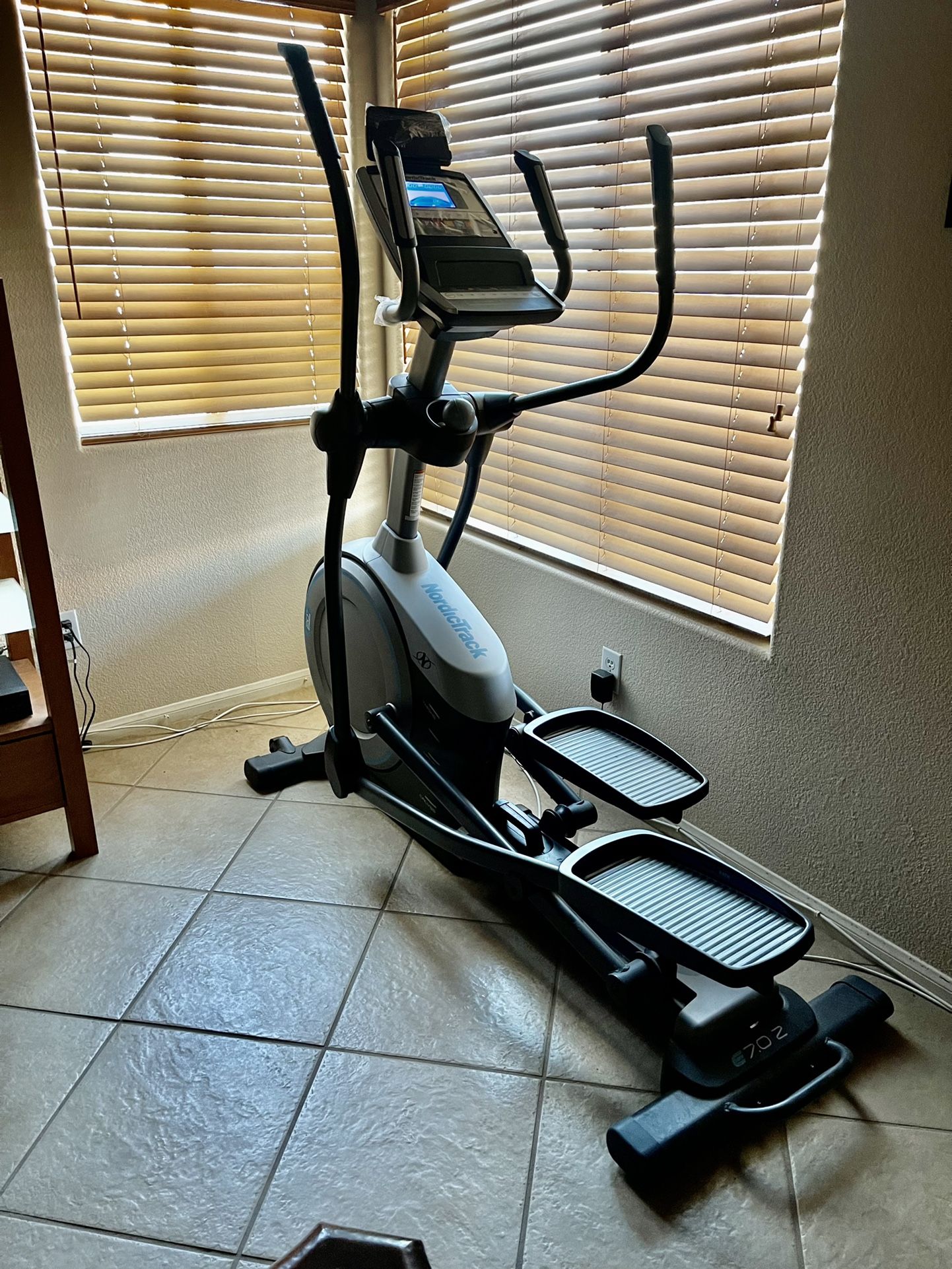 Nordic Track E 70.2 Eliptical Machine.