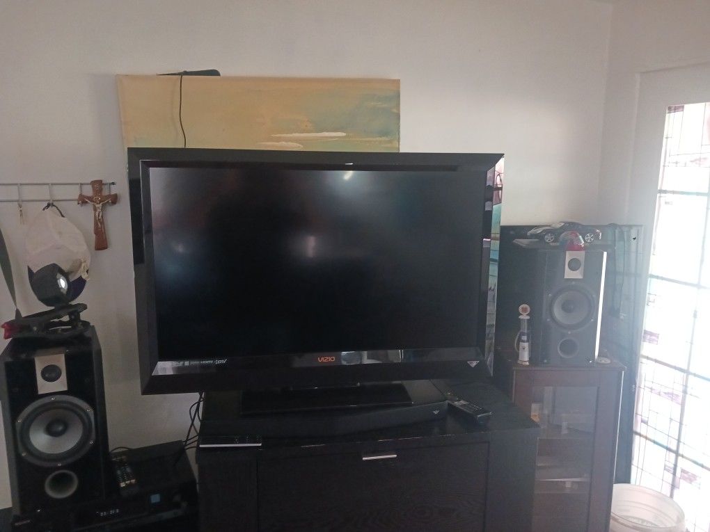 Vizio 32 Inch Tv With Sound Bar,remote Control 