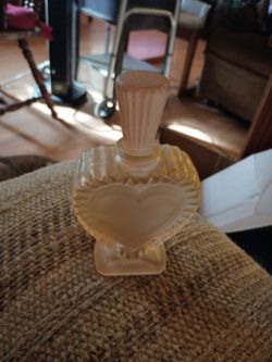 tage Teleflora pink frosted satin glass heart-shaped perfume bottle.