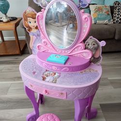 Girls Vanity!!