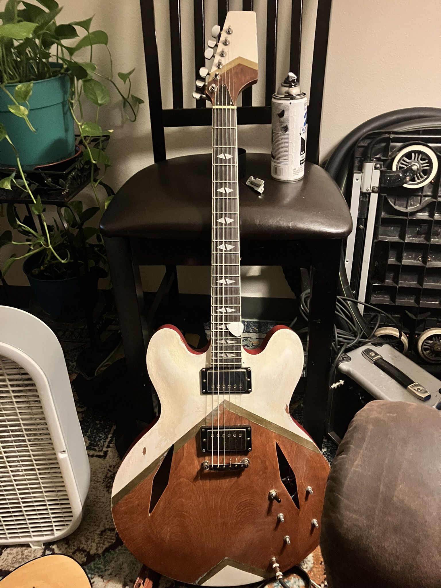 Vintage Electric Mahogngy Semi Hollow Body