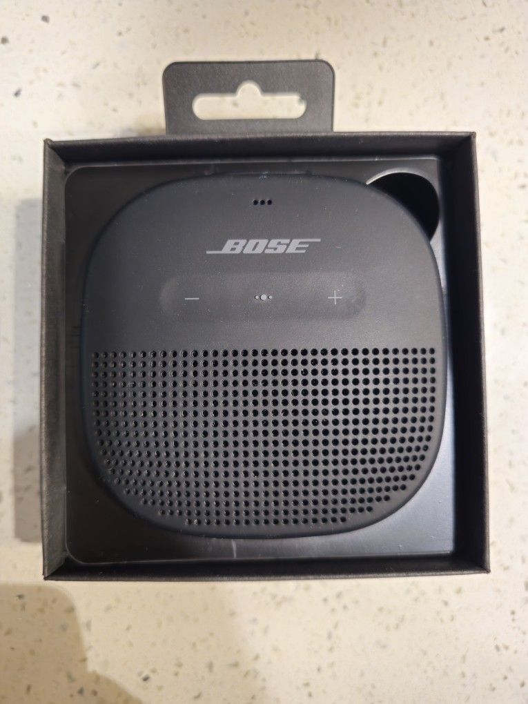 Bose SoundLink Micro Portable Bluetooth Speaker (Black) (1st Gen)