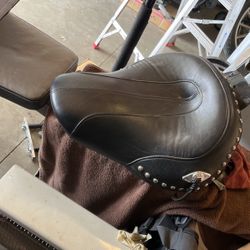 2010 Softail Seat Stock 