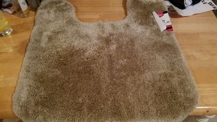 Bathroom rug for around toilet new w tags